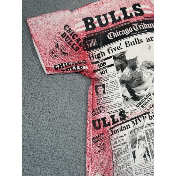 Vintage Chicago Bulls T‎ Shirt Mens Large Newspaper 90s AOP Jordan MVP Rare VTG - Picture 6 of 12